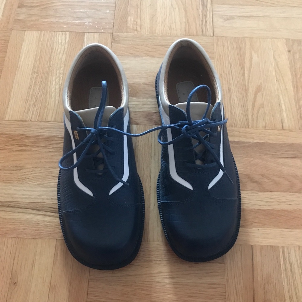 Ladies Reebok Blue and White Golf Shoes - Size 7 - New